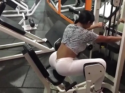 Armenian Bouncy Butt Tight Spandex Flashing Camel Toe In Gym